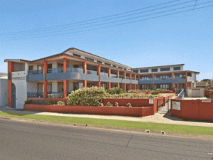 Lennox Point Holiday Apartments - eAccommodation