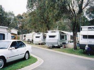 Governors Hill Caravan Park - eAccommodation