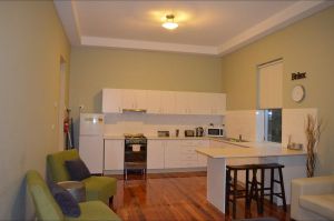 Revive Central Apartments - eAccommodation
